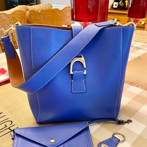 Dooney & Bourke bucket bag